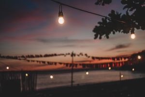 Luci vicino al mare