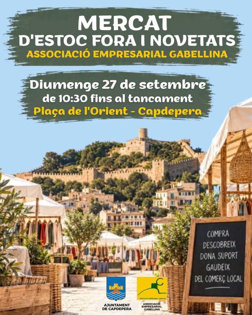 Bancarelle del mercato a Capdepera con il castello sullo sfondo